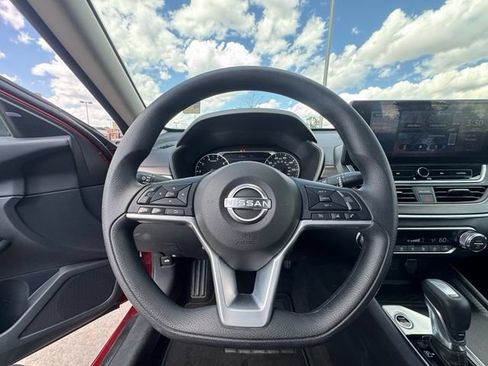 Used 2025 Nissan Altima 2.5 SV w/ SV Special Edition Package AWD/4WD image 13