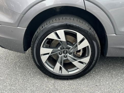 Used 2021 Audi e-tron Premium w/ Convenience Plus Package image 11