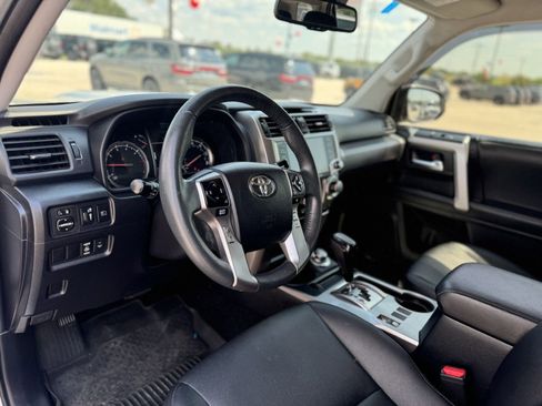 Used 2022 Toyota 4Runner TRD Sport AWD/4WD image 11