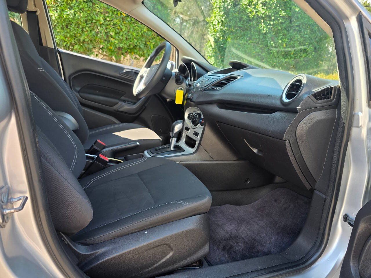 Used 2017 Ford Fiesta SE FWD image 28
