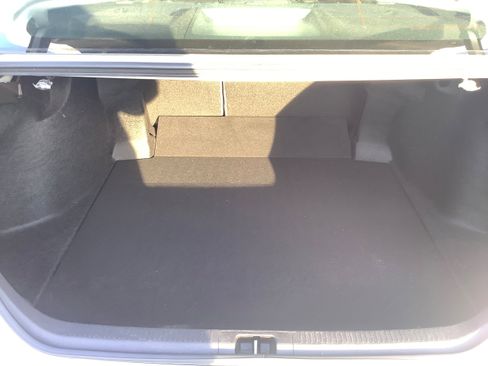 Used 2018 Toyota Camry XLE image 14