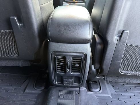 Used 2019 Jeep Grand Cherokee Altitude AWD/4WD image 21