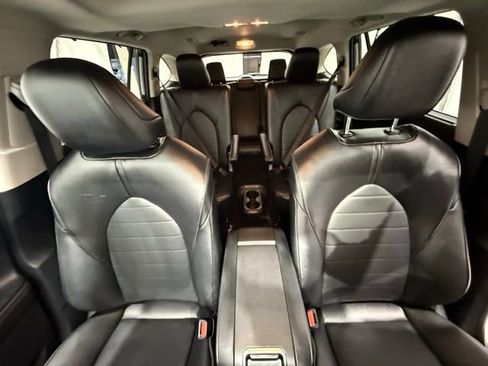 Used 2025 Toyota Highlander Platinum image 31