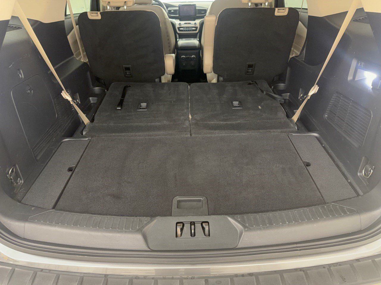 Used 2021 Ford Explorer XLT w/ Equipment Group 202A RWD image 28