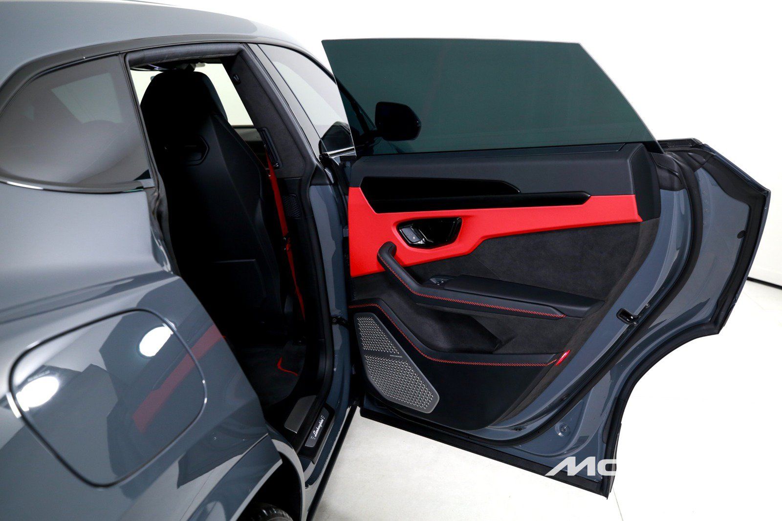 Used 2025 Lamborghini Urus S AWD/4WD image 23