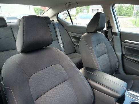 Used 2023 Nissan Altima 2.5 SV AWD/4WD image 19