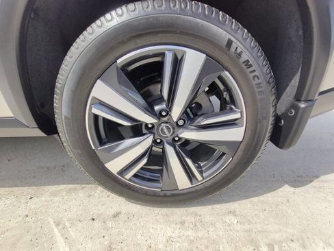 Used 2023 Nissan Rogue SL image 29