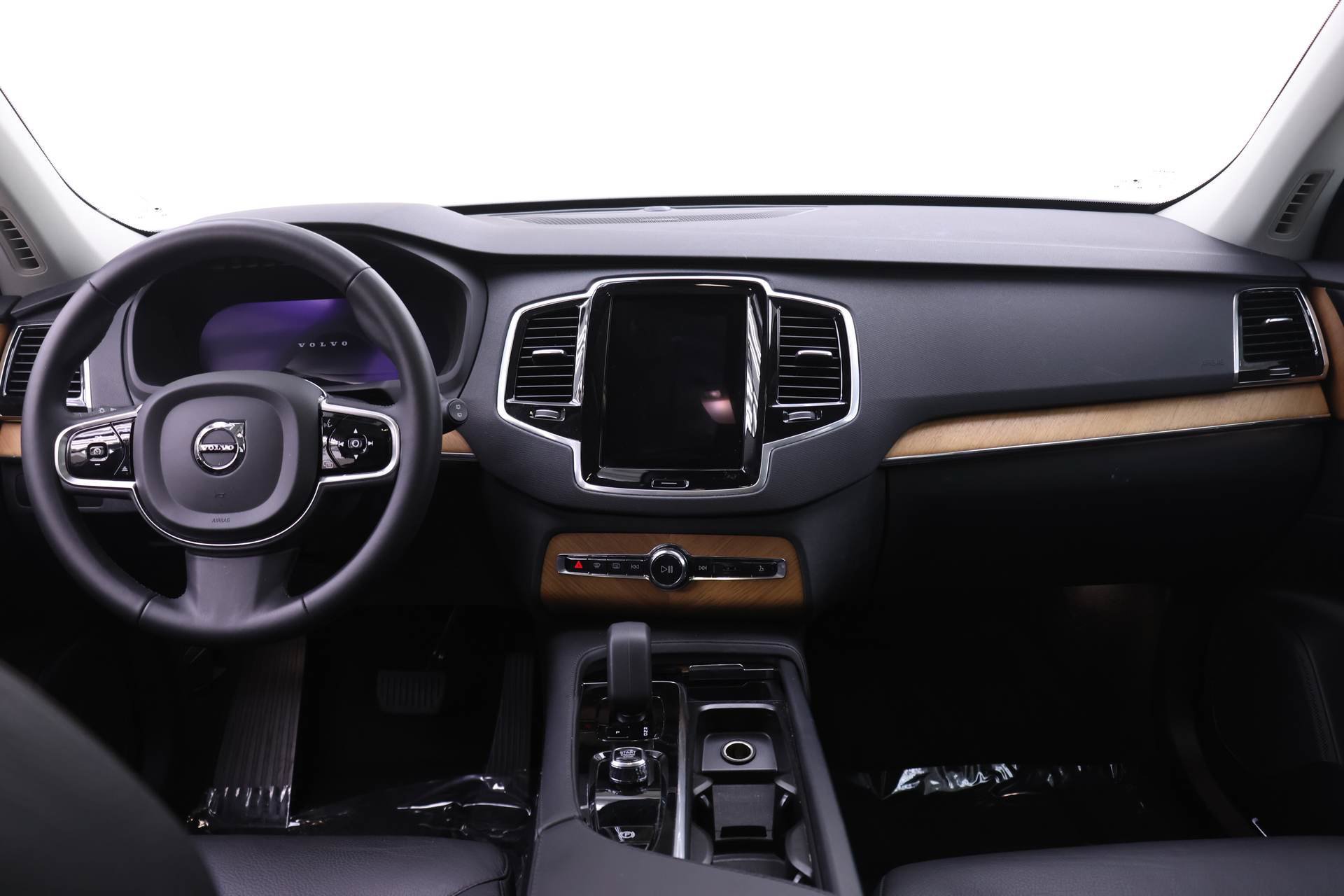 Certified 2023 Volvo XC90 B6 Plus w/ Protection Package Premier AWD/4WD image 8