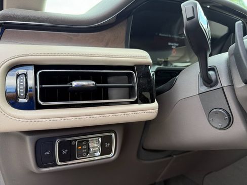 Used 2023 Lincoln Aviator Reserve RWD image 18