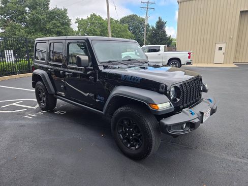 Used 2023 Jeep Wrangler Unlimited AWD/4WD image 4