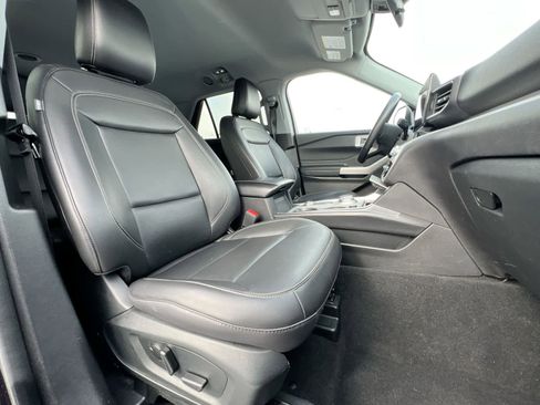 Used 2023 Ford Explorer XLT w/ Equipment Group 202A image 21