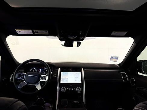 Used 2025 Land Rover Discovery Dynamic SE image 35