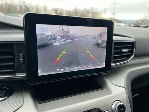 Used 2022 Ford Explorer XLT w/ Equipment Group 202A image 14