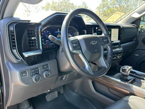 Used 2022 Chevrolet Silverado 1500 LT Trail Boss w/ Convenience Package II image 24