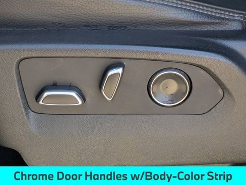 Used 2023 GMC Yukon Denali image 17