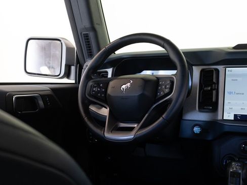 Used 2024 Ford Bronco Outer Banks AWD/4WD image 25