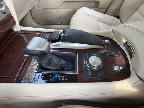 Used 2013 Lexus LS 460 w/ Comfort Pkg RWD image 28
