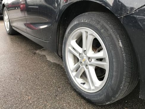 Used 2017 Chevrolet Cruze LT w/ Convenience Package image 12