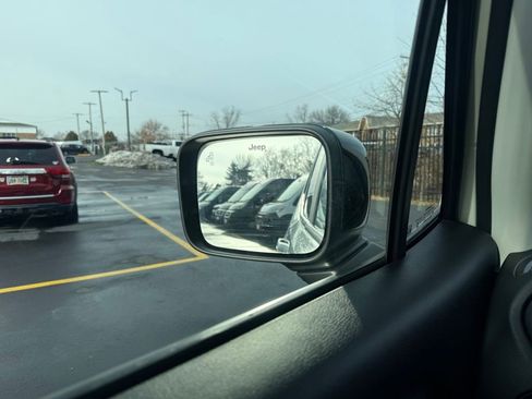 Used 2023 Jeep Renegade Trailhawk image 20