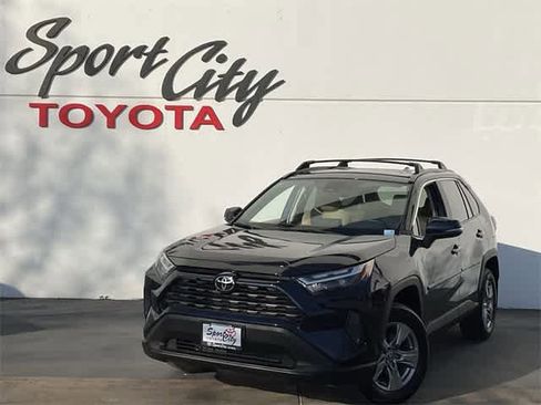 Used 2025 Toyota RAV4 XLE image 1