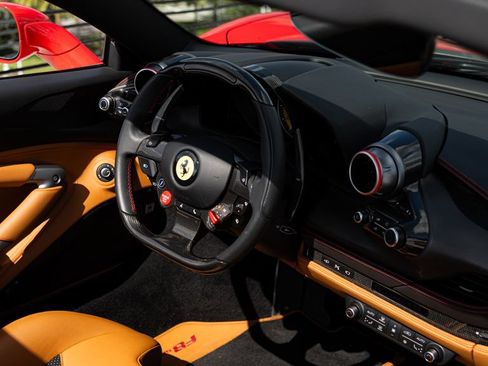 Used 2023 Ferrari F8 Tributo RWD image 14