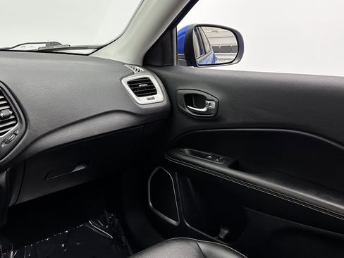 Used 2019 Jeep Compass Latitude w/ Cold Weather Group image 28