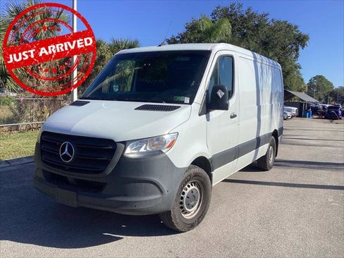 Used 2022 Mercedes-Benz Sprinter 1500 image 2