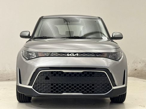 Used 2024 Kia Soul LX w/ Option Group 015 FWD image 3
