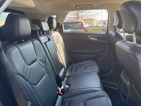Used 2016 Ford Edge Titanium image 9