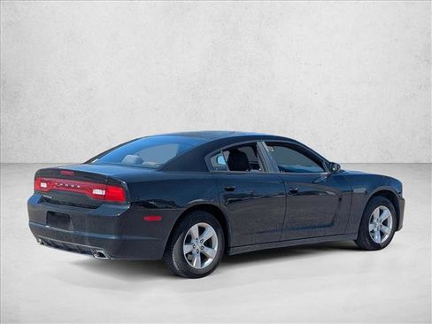 Used 2014 Dodge Charger SE image 5