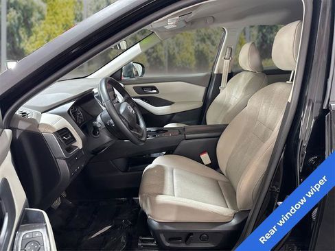 Used 2025 Nissan Rogue SV FWD image 9