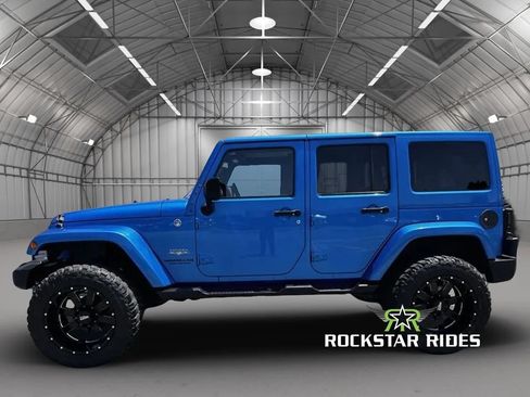 Used 2015 Jeep Wrangler Unlimited Sahara w/ Connectivity Group AWD/4WD image 5