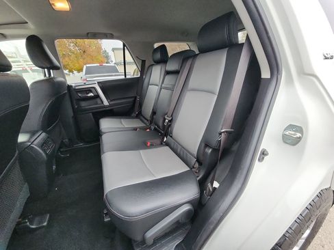 Used 2022 Toyota 4Runner SR5 Premium image 25