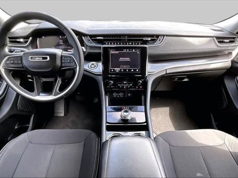 Certified 2023 Jeep Grand Cherokee Laredo AWD/4WD image 14