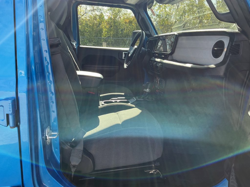 Used 2024 Jeep Gladiator Sport AWD/4WD image 27