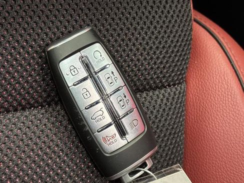 Used 2025 Genesis GV70 2.5T w/ Sport Prestige Package image 28