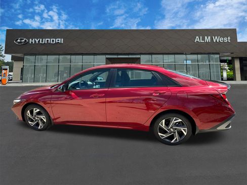 Certified 2025 Hyundai Elantra Sport image 8