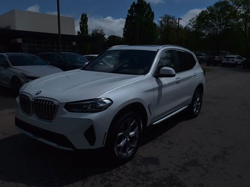Used 2023 BMW X3 xDrive30i AWD/4WD image 2