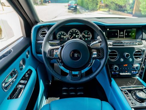 Used 2022 Rolls-Royce Cullinan Black Badge AWD/4WD image 45