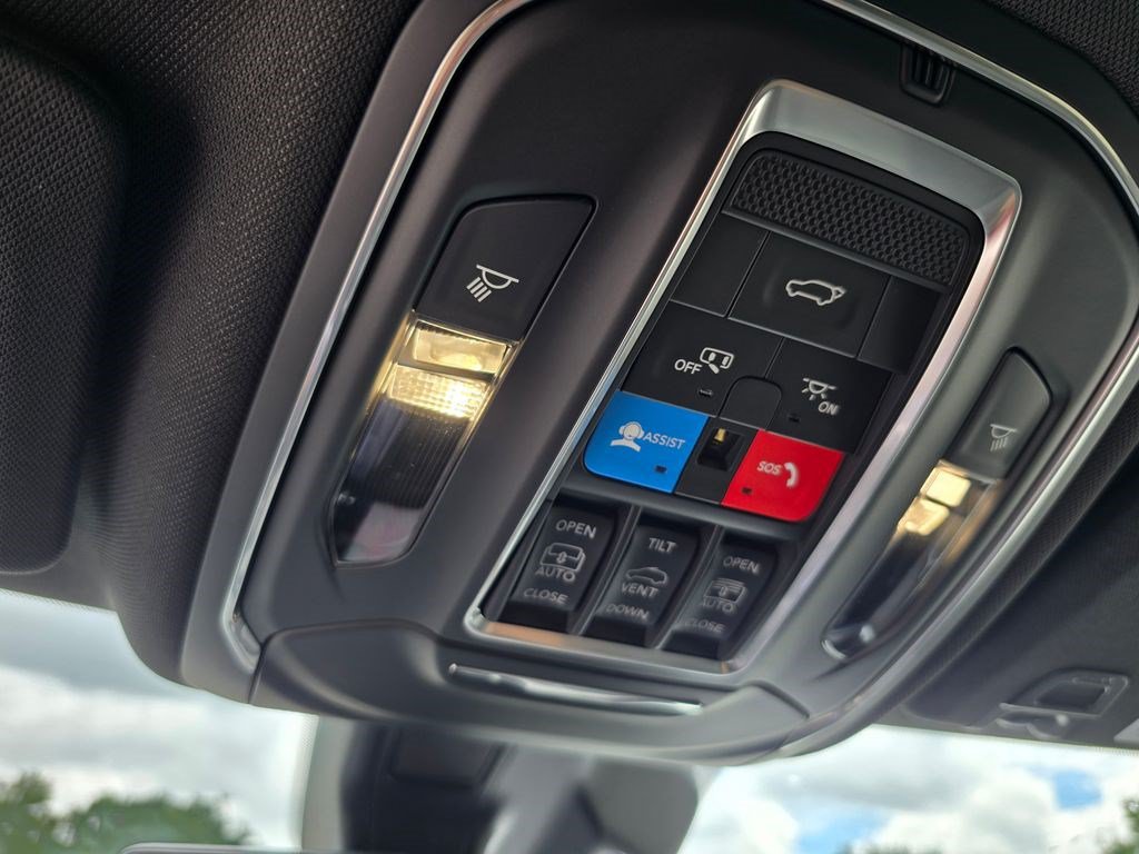 New 2027 Jeep Grand Cherokee Limited w/ Technology Group II AWD/4WD image 31