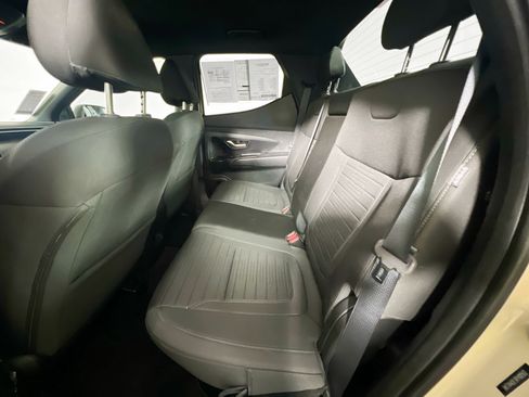 Used 2024 Hyundai Santa Cruz SE FWD image 26