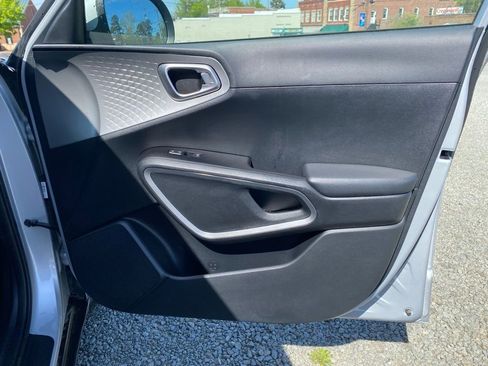 Used 2021 Kia Soul LX image 22