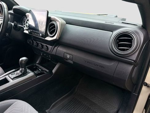 Used 2019 Toyota Tacoma TRD Off-Road image 30
