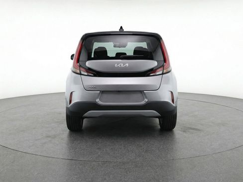 Used 2025 Kia Soul LX w/ LX Technology Package FWD image 7