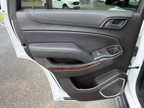 Used 2019 Chevrolet Tahoe LS w/ Enhanced Driver Alert Package RWD image 15