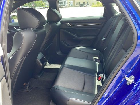 Used 2018 Honda Accord Sport image 5