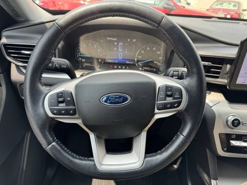 Used 2021 Ford Explorer XLT w/ Equipment Group 202A AWD/4WD image 5