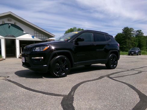 Used 2019 Jeep Compass Latitude AWD/4WD image 5