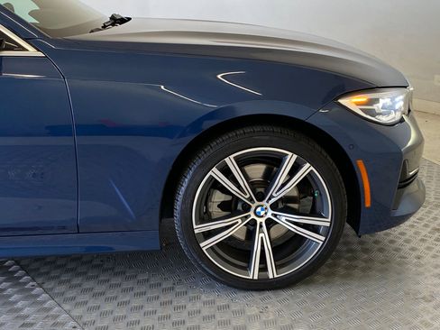 Used 2021 BMW 330i xDrive Sedan w/ Premium Package image 11