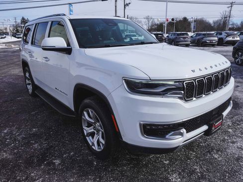 Used 2022 Jeep Wagoneer Series II image 3